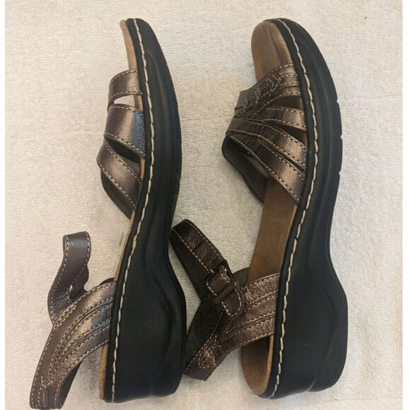 Clarks Bendable Brown Leather Sandals, 8.5 Medium, Crisscross Wedge - Picture 2 of 10